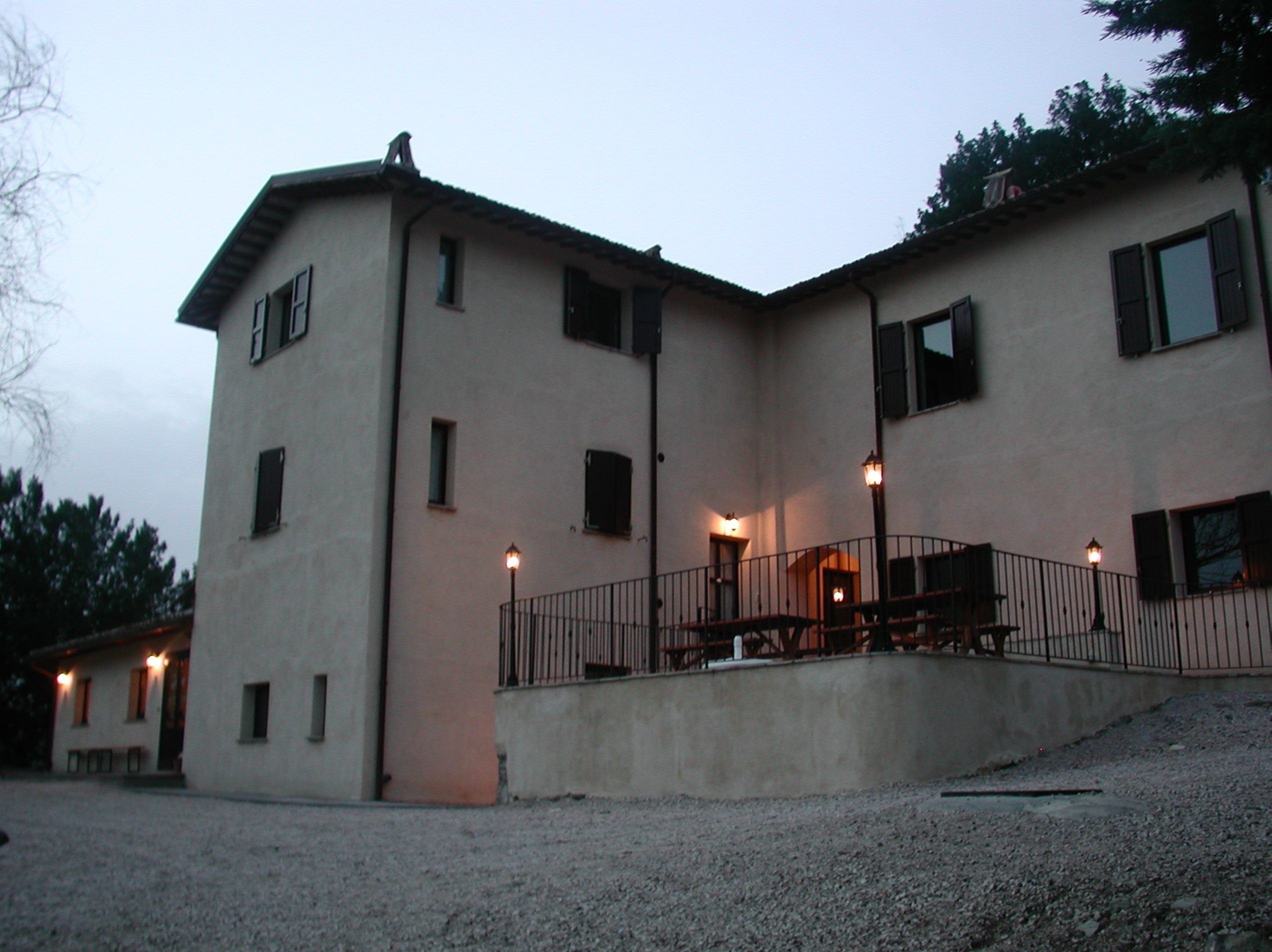 1 Maggio con i Bambini in Umbria in Agriturismo con Ristorante e Appartamenti con Camino