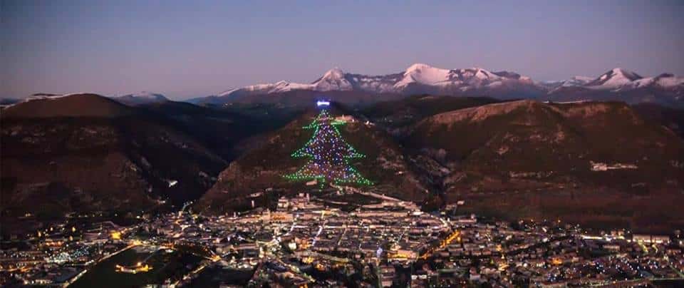 L’Albero di Natale più grande del Mondo è a Gubbio, Umbria!