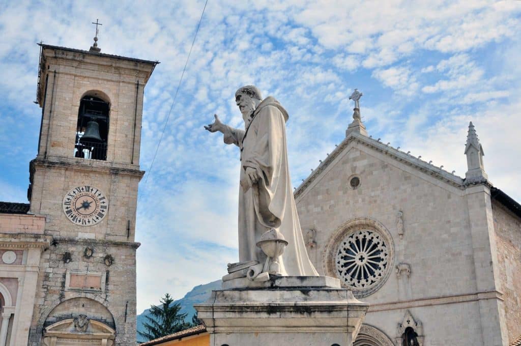 La storia di San Benedetto da Norcia raccontata ai bambini - Umbria Bimbo