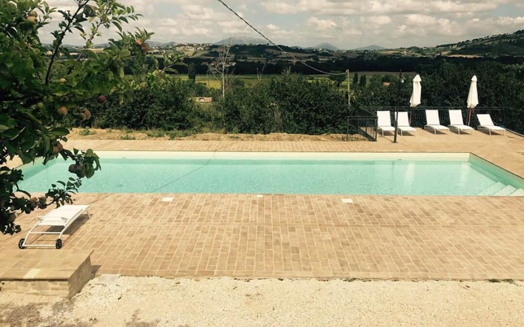 GIUGNO in appartamenti vacanza con piscina e barbecue ad Assisi