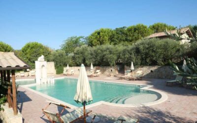 Offerta di AGOSTO in camere ed appartamenti in Agriturismo con piscina in Umbria