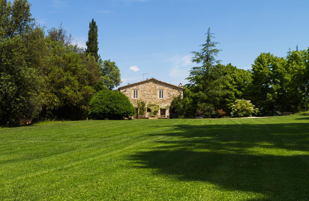Offerta LUGLIO in Agriturismo con piscina salata e parco giochi a Perugia