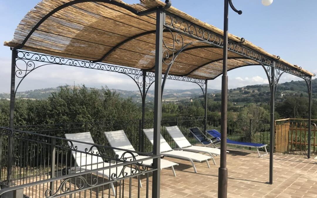 Offerta LUGLIO in appartamenti vacanze con piscina in campagna ad Assisi