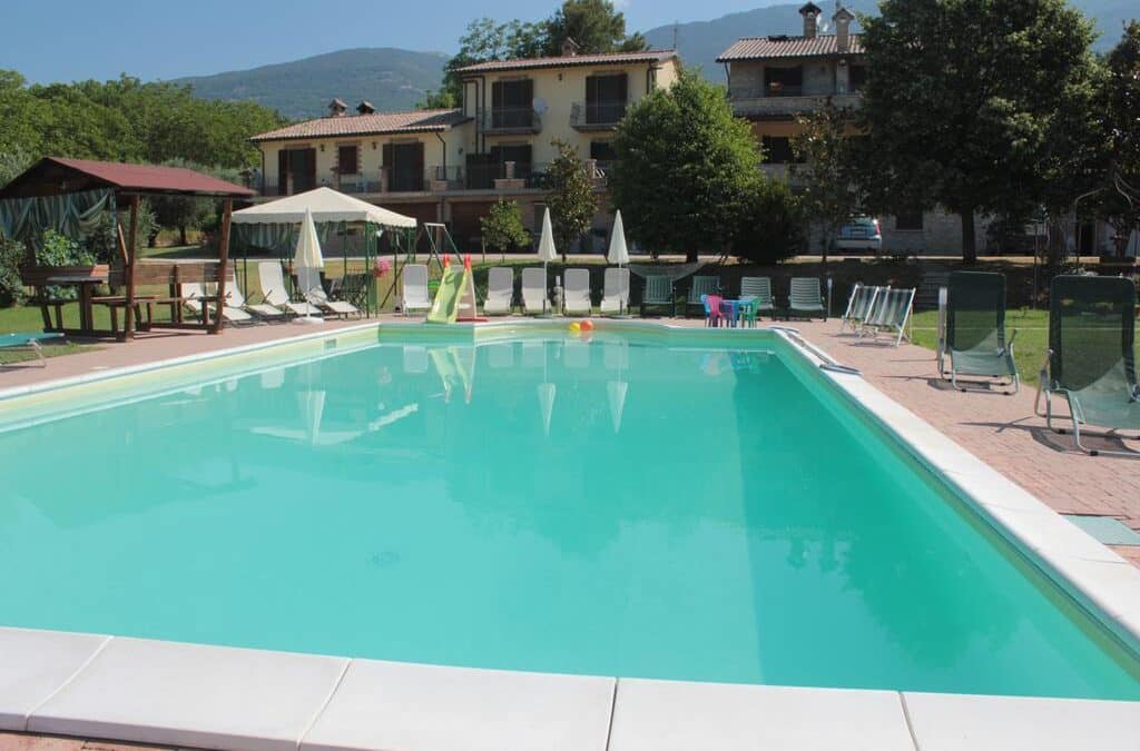 Lastminute LUGLIO in Camere e Appartamenti vacanza con piscina ad Assisi
