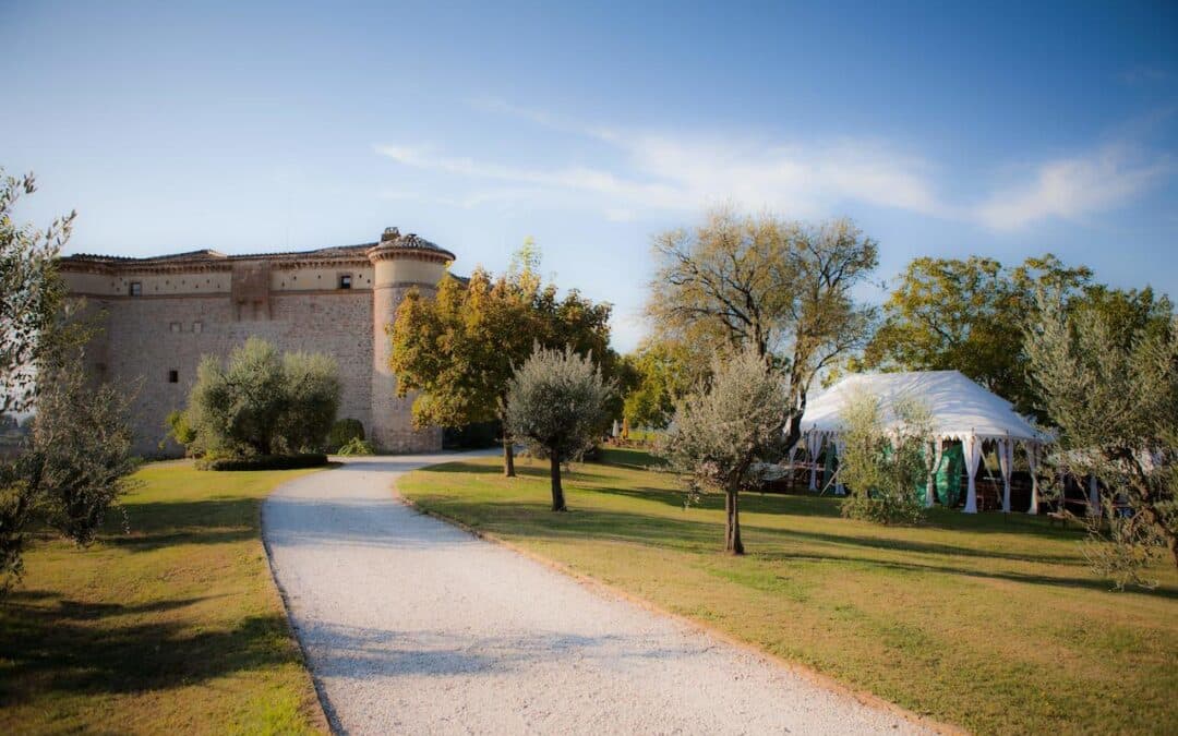 SETTEMBRE in Umbria con bambini in castello con piscina interna e fattoria