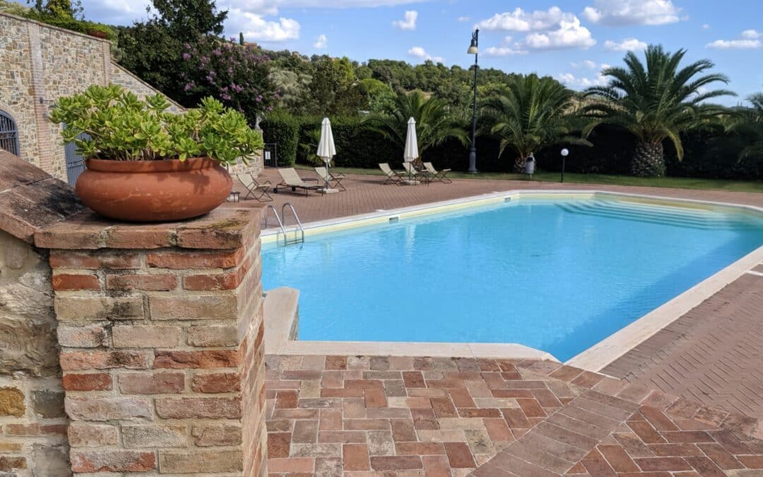 GIUGNO in vacanza in appartamenti con piscina al Lago Trasimeno